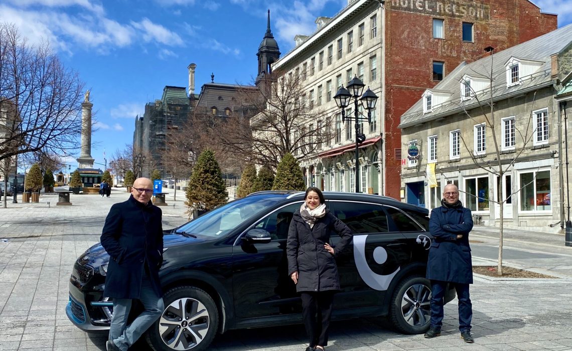 De gauche à droite : Marco Viviani, vice-président de Communauto, Sophie Mauzerolle, responsable du transport et de la mobilité au sein du comité exécutif de la Ville de Montréal, Benoît Robert, président et fondateur de Communauto